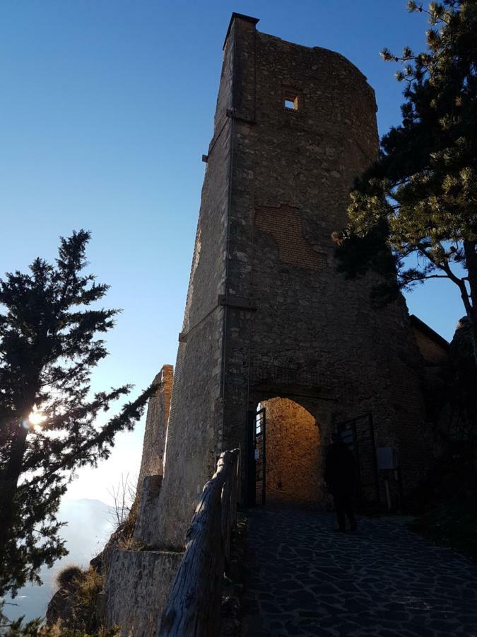 La Freccia E Il Leone Hotel Pratola Peligna Exterior photo